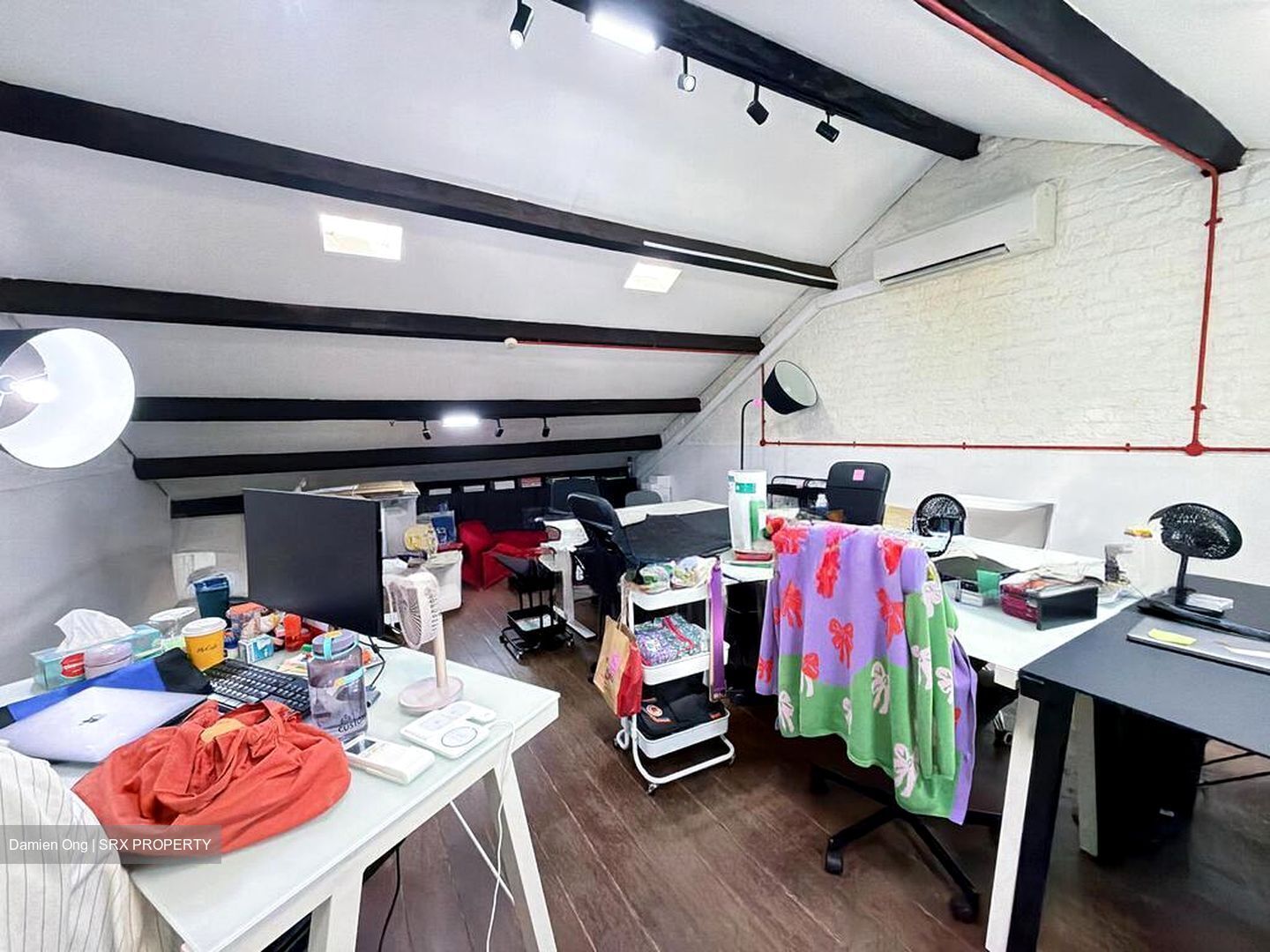 Banda Street (D1), Office #522467911